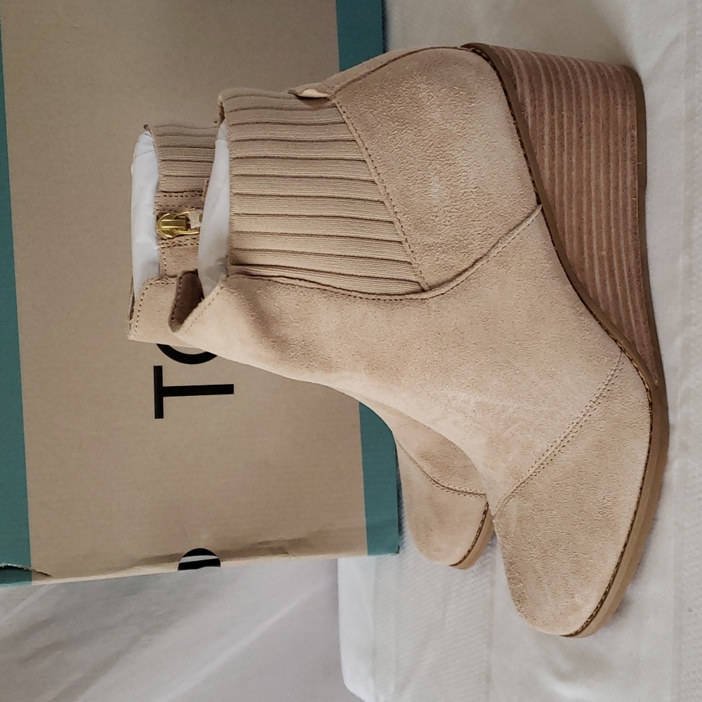 NEW Toms Suede Bootie - Picture 2 of 10